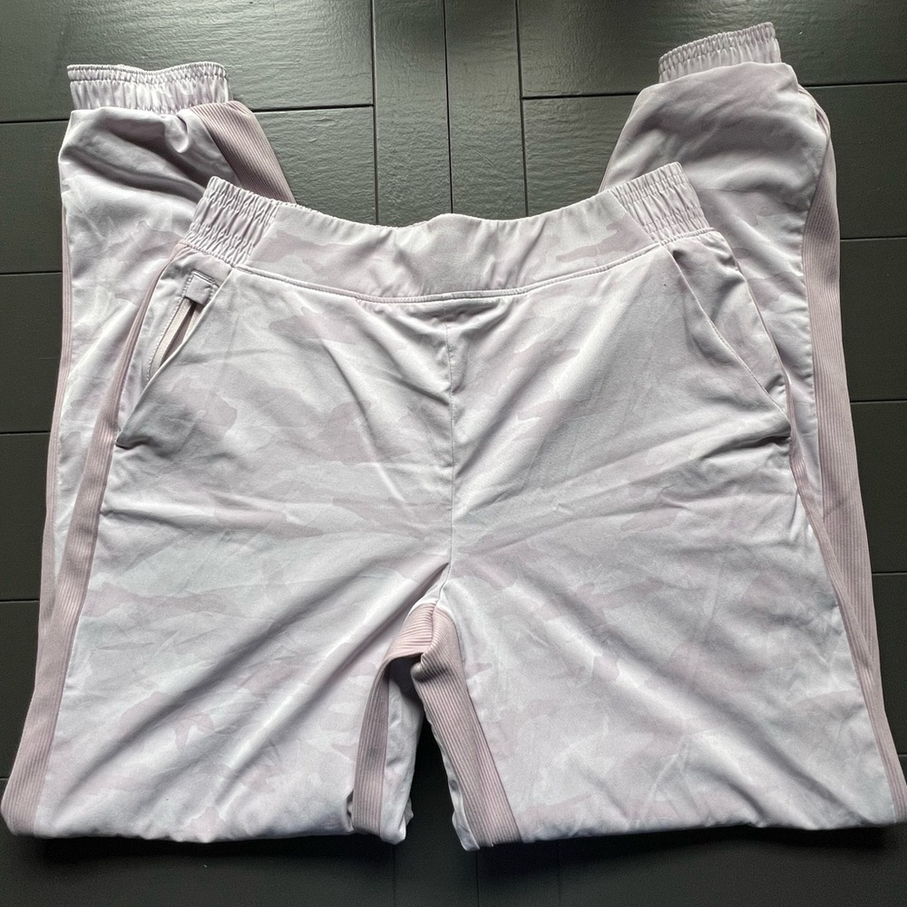 Athleta Brooklyn Lined Camo Jogger